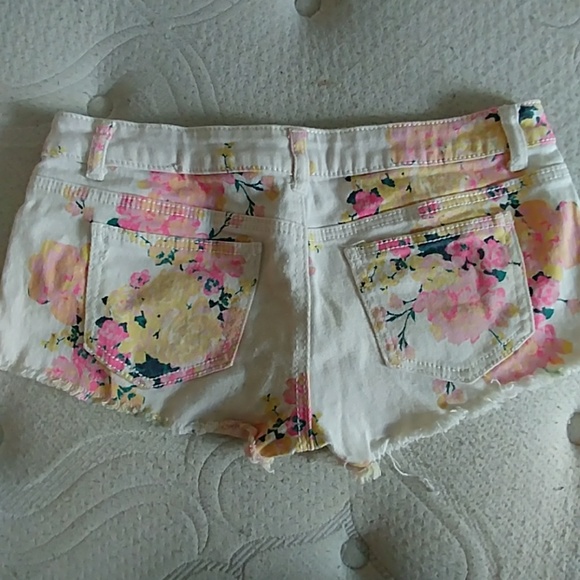 Shorts - Picture 2 of 2